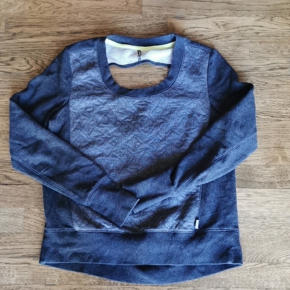VICTORIA'S Secret VSX Quilted Open Back Sweatshirt - Picture 1 of 8